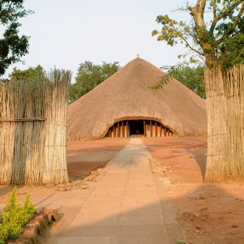 Tombes Des Rois Du Buganda À Kasubi