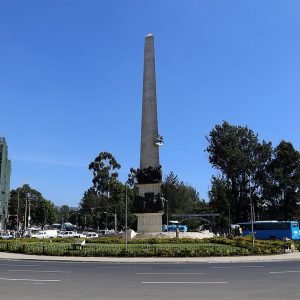 1200px-Antun_Augustincic_e_Frano_Krsinic_monumento_allo_yehkatit_12_1955_02